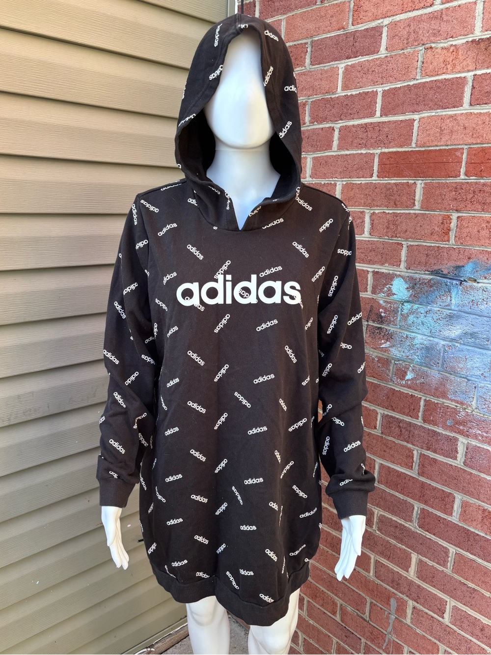 ADIDAS BLACK WHITE GRAPHIC PRINT HOODIE SIZE XL